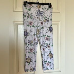 Bellissima Floral Capri Leggings (S/M)